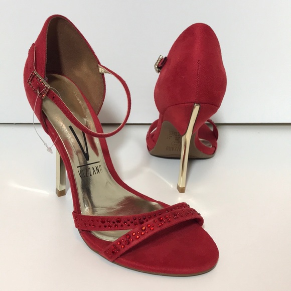 🆕️- 🇧🇷Red Suede sandal with Gold heels - Picture 2 of 8